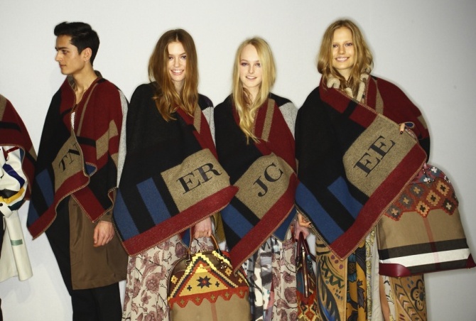 burberry-rtw-fw2014-backstage-03_140814316854.jpg_carousel_parties.jpg