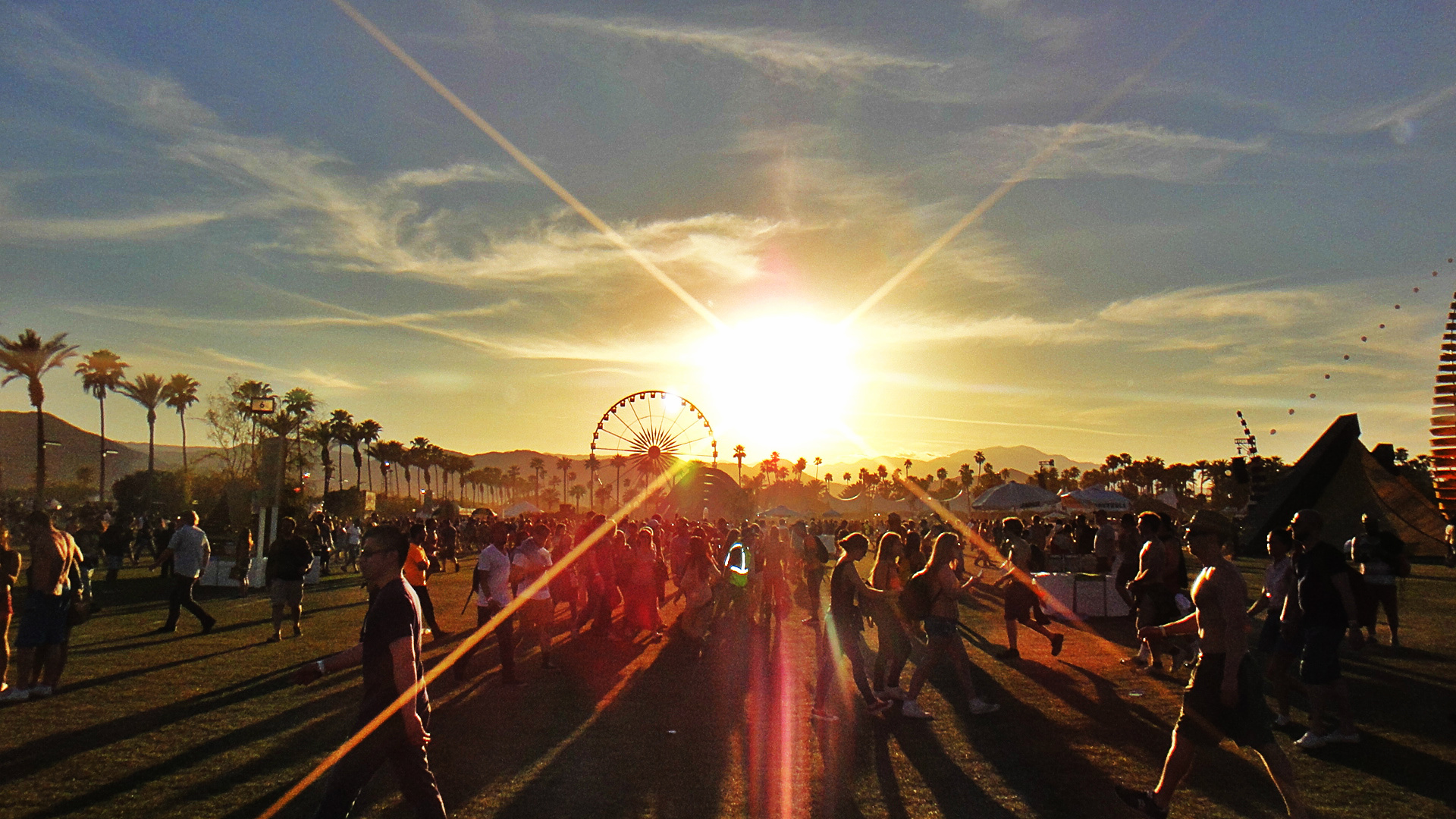 Sunset-at-Coachella-Music-Festival-c-Jen-Balisi-Moderate-Indulgence.jpg